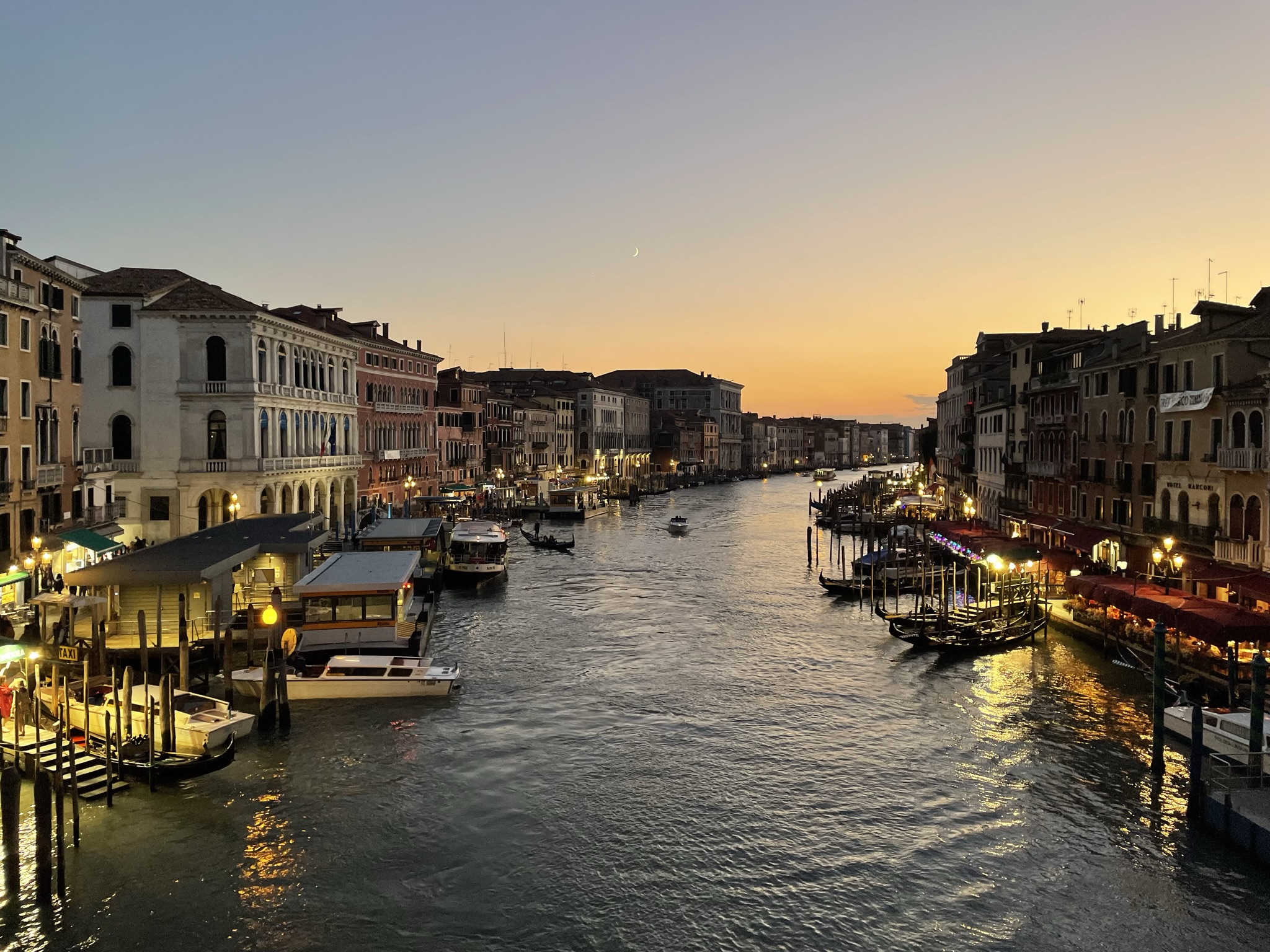 Gran Canal de Venecia desde el Puente de Rialto