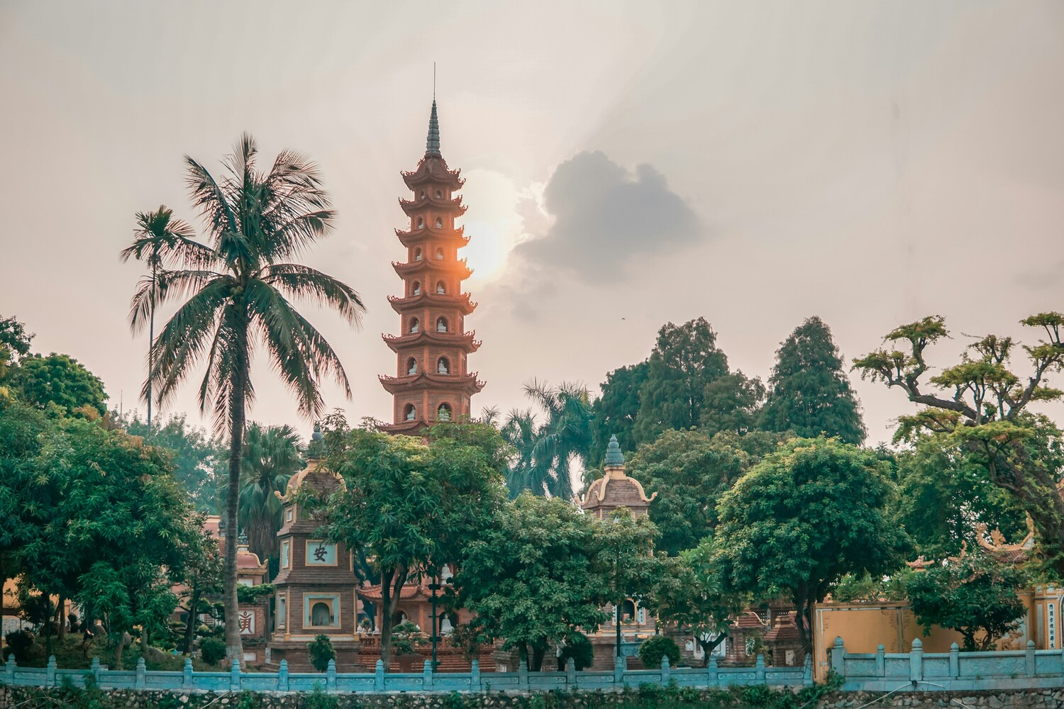 Hanoi vistas del templo en Vietnam