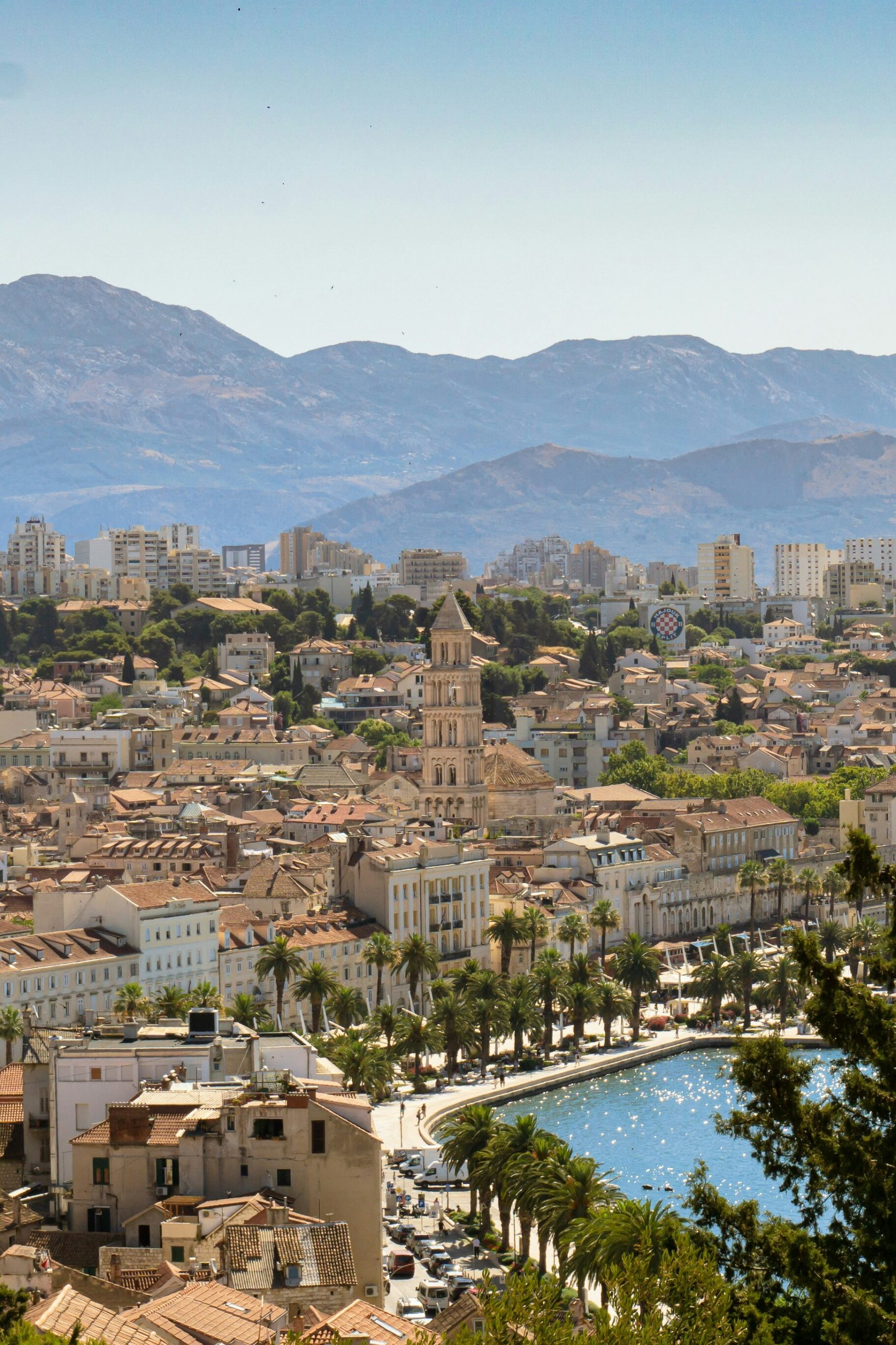 Split vista aérea de la ciudad en Croacia