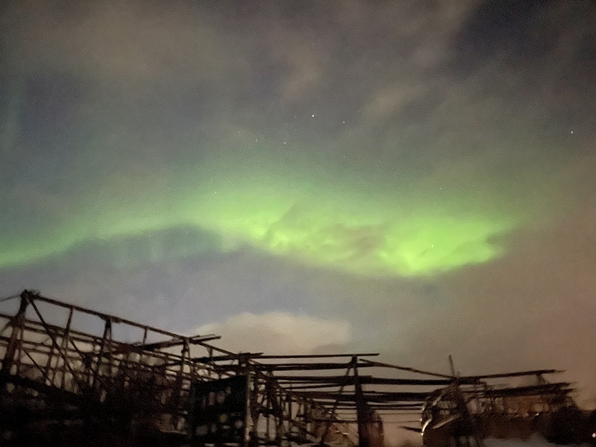 Aurora boreal foto real en Noruega